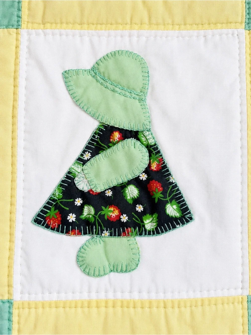 Vintage Handmade Sunbonnet Sue Quilt Blanket 55x39 Cottagecore